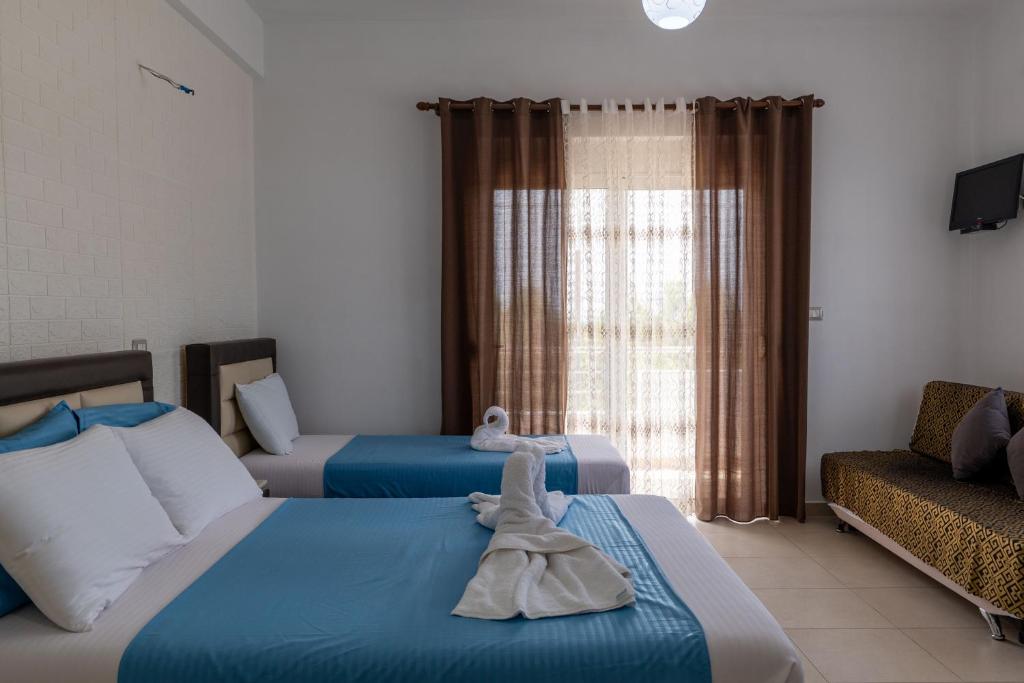 basic-triple-room-1